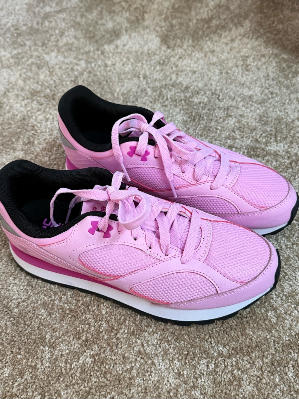 💗 Under Armour Pink Athletic Running Shoes – Youth 6.5Y (Fits Women’s Size 8)